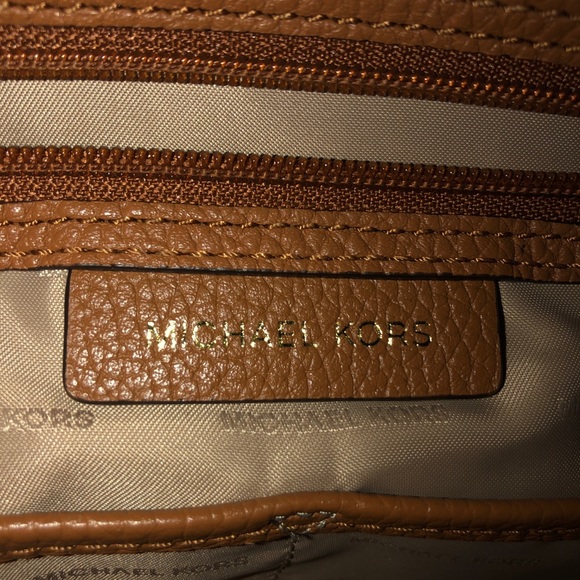 Michael Kors Riley Large Satchel - Picture 6 of 14